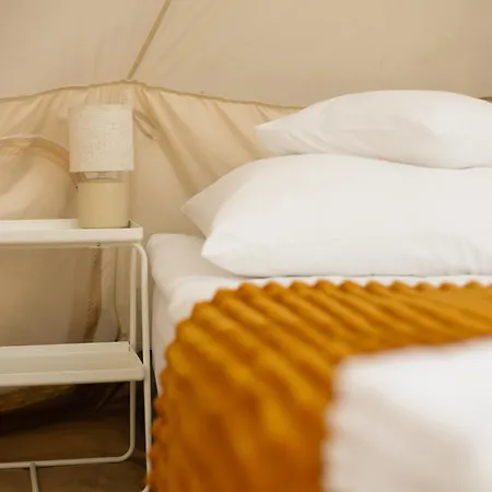 Hotel Dwor W Zabuzu