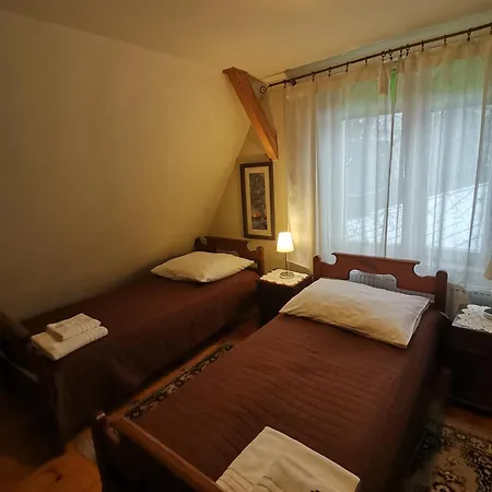 Dwór W Zabużu 4* Zabuze