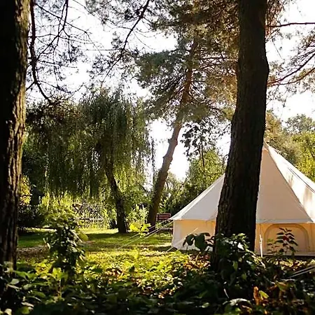 Dwor W Zabuzu Отель 4*