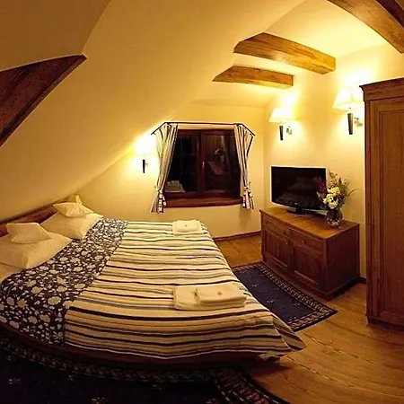 Dwor W Zabuzu Отель Zabuze