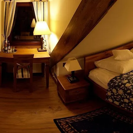 Hotel Dwór W Zabużu 4*