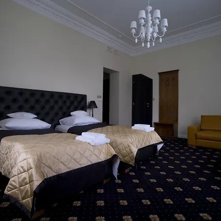 Dwór W Zabużu 4* Zabuze