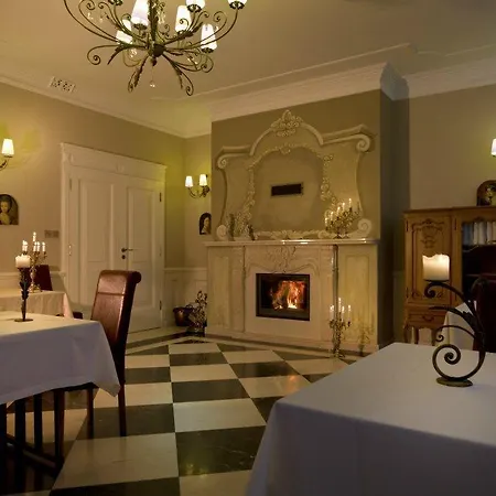 Hotel Dwór W Zabużu 4*