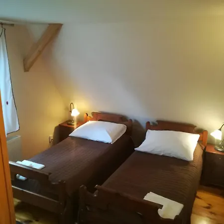 Dwor W Zabuzu 호텔