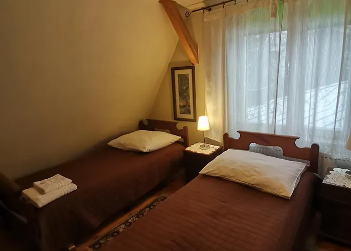 Dwor W Zabuzu 4* Zabuże