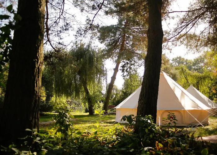 Dwor W Zabuzu ホテル