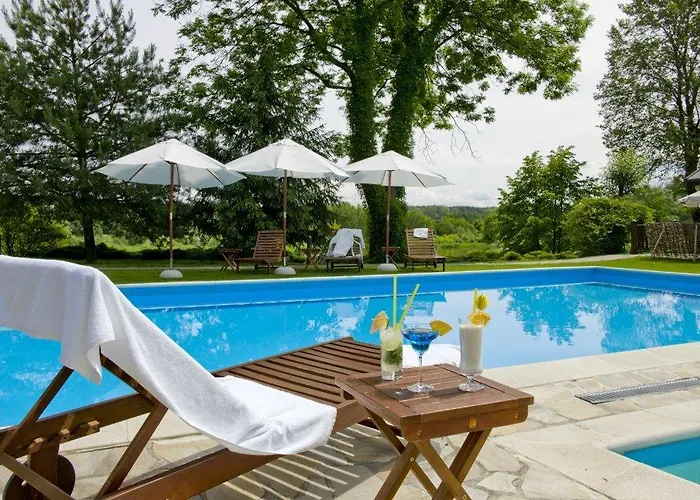 Dwor W Zabuzu ホテル 4*