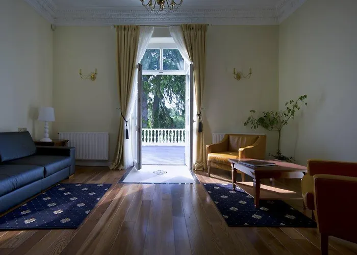 ホテル Dwor W Zabuzu 4*