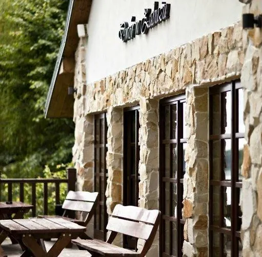 Dwor W Zabuzu 4* Zabuże