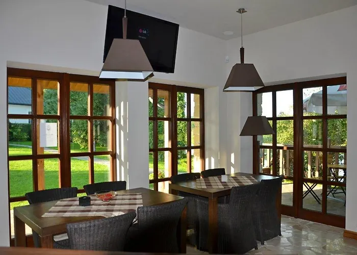 Dwor W Zabuzu ホテル