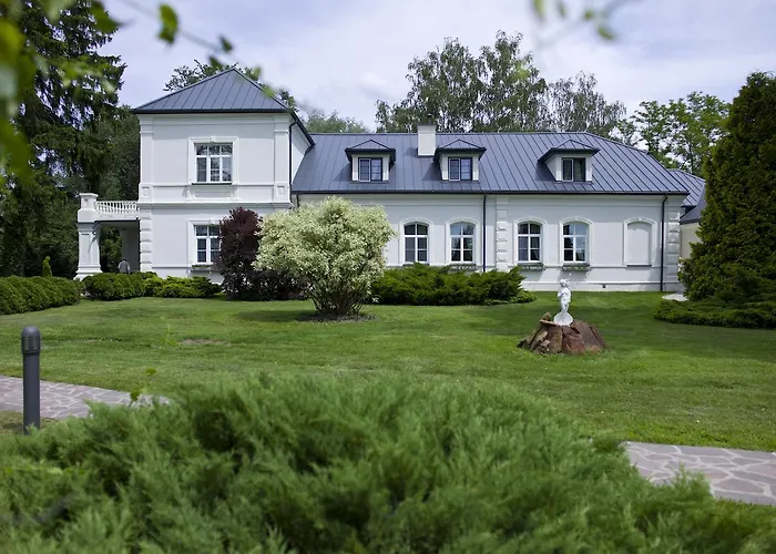 ホテル Dwor W Zabuzu