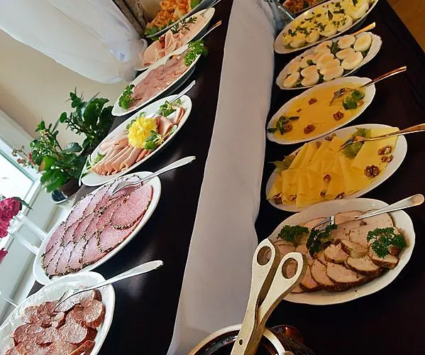 ホテル Dwor W Zabuzu